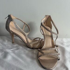 Pelle Moda Ruby Evening Sandal - Size 8 (Platinum Gold Glitter)